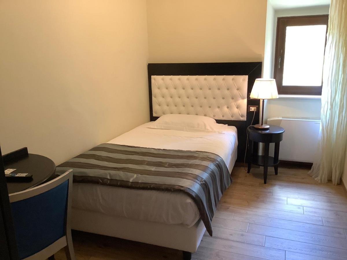 Camera Singola con Bagno Privato
